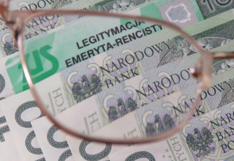 Niektórzy otrzymają trzynastkę jeszcze przed świętami