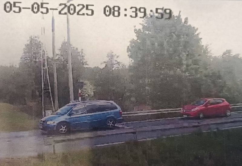 Policja szuka świadków wypadku na przejeździe kolejowym