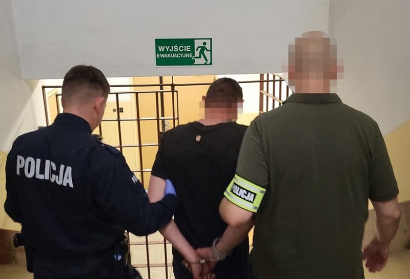 Kompletnie pijany uciekał, a potem groził policjantom